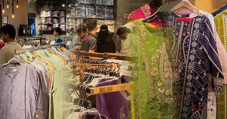 ক্রেতাদের সরগমে জমে উঠছে শপিংমলগুলো